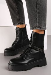 Czarne Botki Workery na Grubej Podeszwie z Metaliczną Aplikacją Verilly. Czarne botki damskie Born2be, z jeansu, eleganckie, bez obcasa, na obcasie, bez zapięcia. Za 159.99 zł.