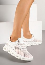 Białe Buty Sportowe Sneakersy na Platformie Ozdobionej Tłoczeniem Teliriella. Białe obuwie sportowe damskie Renee, bez wzorów, na fitness i siłownię. Za 79.99 zł.