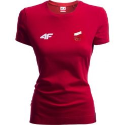 Koszulka damska Polska Pyeongchang 2018 TSD900R - czerwony wiśniowy. Czerwone bluzki damskie 4f, z napisami, z bawełny, z dekoltem na plecach. Za 79.99 zł.