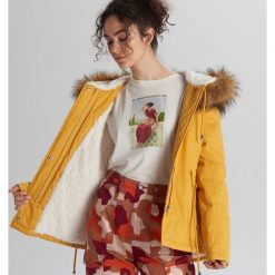 Parka z miękkim futrem przy kapturze - Żółty. Żółte kurtki damskie Cropp, l, bez wzorów, bez kaptura. Za 269.99 zł.