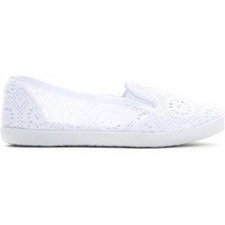 Białe Tenisówki Blue Hawaiian. Buty sportowe dziewczęce marki Born2be. Za 19.99 zł.