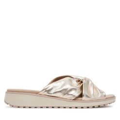 Klapki Caprice. Żółte klapki damskie Caprice, bez wzorów, bez obcasa. Za 209.99 zł.