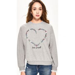 Bluza z aplikacją - Jasny szar. Bluzy damskie marki Sinsay. Za 59.99 zł.