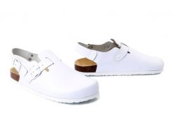 DR. BRINKMANN 603011-3 weiss, sandały damskie. Białe klapki damskie Dr. Brinkmann, bez wzorów, ze skóry, bez obcasa, bez zapięcia. Za 229.42 zł.