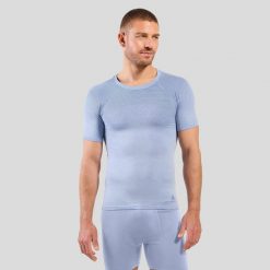 Koszulka męska ODLO BL TOP crew neck s/s PERFORMANCE LIGHT - RAIN DYE. Niebieskie koszulki sportowe męskie Odlo, l, bez wzorów, z elastanu, bez kołnierzyka, bez ramiączek, do biegania. Za 197.82 zł.