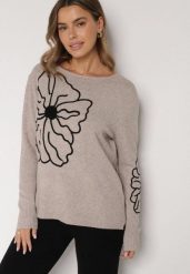 Beżowy Sweter Ozdobiony Haftowanymi Kwiatami Halatusea. Brązowe swetry damskie Born2be, z aplikacjami, z jeansu, klasyczne, bez kołnierzyka, bez ramiączek, bez kaptura. Za 79.99 zł.