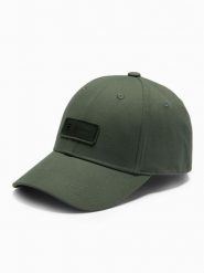 Męska czapka bejsbolówka z daszkiem i patchem – khaki V3 OM-ACCS-0103 - uniwersalny. Brązowe czapki i kapelusze męskie Ombre Clothing, z aplikacjami, z bawełny. W wyprzedaży za 39.99 zł.