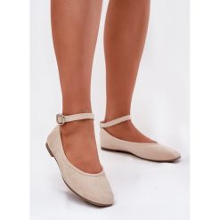 Eko Zamszowe Baleriny Z Paskiem I Klamrą Beżowe beżowy. Brązowe baleriny damskie bez wzorów, z zamszu, eleganckie, bez obcasa, na płaskiej podeszwie. Za 96.24 zł.