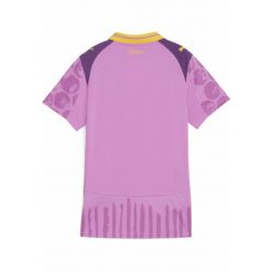 Damska koszulka KIDSUPER × BORUSSIA DORTMUND PUMA Mauve Pop Faster Yellow Pink. Czerwone koszulki sportowe damskie Puma, bez wzorów, sportowe, bez kołnierzyka. Za 439.00 zł.