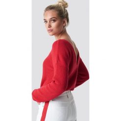 NA-KD Sweter z dzianiny z dekoltem V - Red. Swetry damskie marki NA-KD. Za 121.95 zł.
