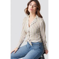 NA-KD Trend Koszula w paski z wiązaniem - Beige. Koszule damskie marki NA-KD Trend. Za 80.95 zł.