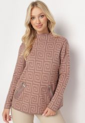 Ciemnobeżowy Sweter z Półgolfem o Geometrycznym Wzorze i Ozdobnymi Suwakami Waqaia. Brązowe swetry damskie Born2be, na zimę, bez wzorów, z dzianiny, bez kołnierzyka, bez ramiączek, bez kaptura. Za 89.99 zł.