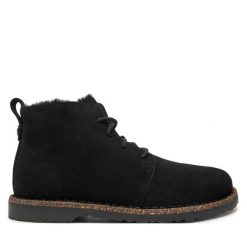 Trzewiki Birkenstock. Czarne botki damskie Birkenstock, bez obcasa, na płaskiej podeszwie, bez zapięcia. Za 769.99 zł.