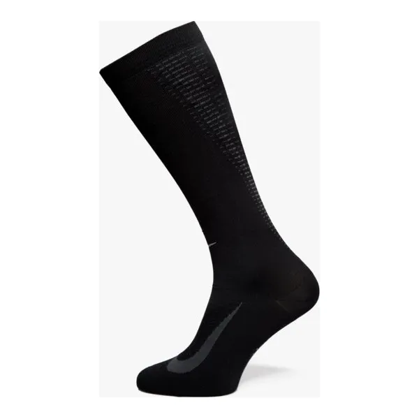 Nike Skarpety Elite Run Ltwt Otc , czarny, rozmiar S. Czarne skarpety damskie Nike, bez wzorów, z materiału. W wyprzedaży za 99.99 zł.