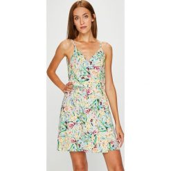 Answear - Sukienka. Szare sukienki damskie ANSWEAR, s, bez wzorów, z materiału, casualowe, bez kołnierzyka, bez ramiączek. W wyprzedaży za 69.90 zł.