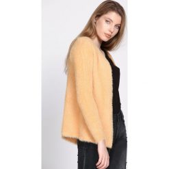 Camelowy Kardigan Invariability. Brązowe kardigany damskie Born2be. Za 59.99 zł.