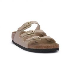 Klapki damskie Birkenstock 1029265. Brązowe klapki damskie Birkenstock, bez wzorów, z materiału, bez obcasa. Za 404.10 zł.