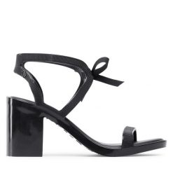 Sandały Melissa. Czarne sandały damskie Melissa, bez wzorów, bez obcasa, na słupku, bez zapięcia. Za 599.00 zł.