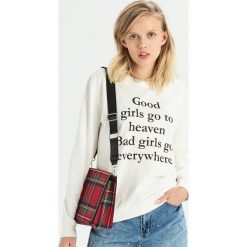Bluza z hasłem - Kremowy. Bluzy damskie marki Sinsay. W wyprzedaży za 19.99 zł.
