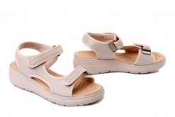 Azaleia 18833 Greice Soft Papete AS999 off white, sandały damskie. Białe sandały damskie Azaleia, bez wzorów, bez obcasa, na koturnie, bez zapięcia. Za 159.92 zł.