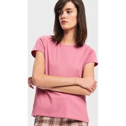 Gładki T-shirt - Różowy. T-shirty damskie Reserved. W wyprzedaży za 39.99 zł.
