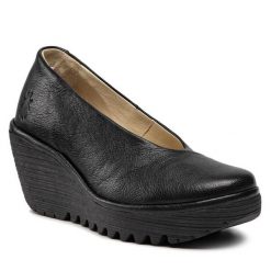 Półbuty Fly London. Czarne półbuty damskie Fly London, bez wzorów, bez obcasa, na koturnie, bez zapięcia. Za 459.99 zł.