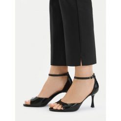 Szpilki JENNY. Czarne szpilki damskie Jenny, bez wzorów, bez obcasa, bez zapięcia. Za 119.99 zł.