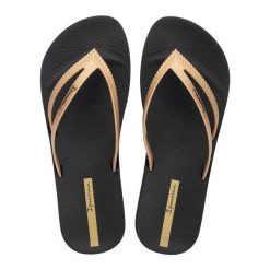 Klapki damskie japonki Ipanema Bossa Soft. Czarne klapki damskie Ipanema, bez wzorów, z gumy, bez obcasa. Za 89.00 zł.