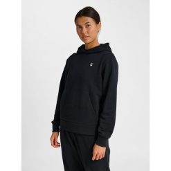 Bluza damska z kapturem Hummel Pulse. Czarne bluzy damskie Hummel, bez wzorów, z kapturem. Za 165.00 zł.