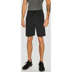 Calvin Klein Performance - Szorty. Szare krótkie spodenki sportowe męskie Calvin Klein Performance, z elastanu. Za 299.90 zł.