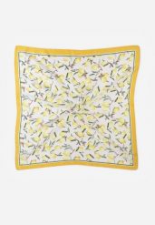 Żółty Szalik Apaszka w Owocowy Wzór Rayhelle. Żółte szaliki i chusty damskie Born2be, na lato, bez wzorów, z materiału, klasyczne. Za 29.99 zł.