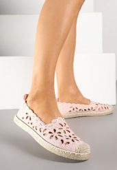 Różowe Espadryle Vices Ozdobione Ażurowym Wzorem i Ozdobną Plecionką Arivosa. Czerwone espadryle damskie Renee, w ażurowe wzory, bez obcasa, na płaskiej podeszwie, bez zapięcia. Za 54.99 zł.