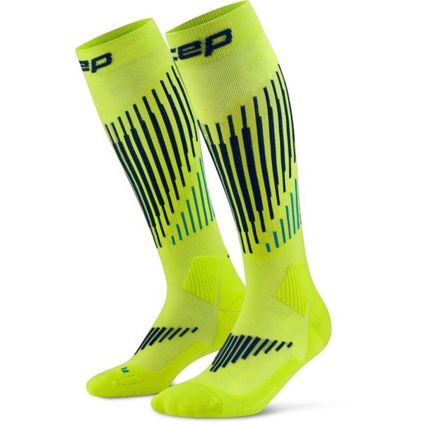 Długie skarpety kompresyjne dla mężczyzn z wełną Merino Core Run CEP. Niebieskie skarpety męskie CEP, bez wzorów, z elastanu. Za 199.00 zł.
