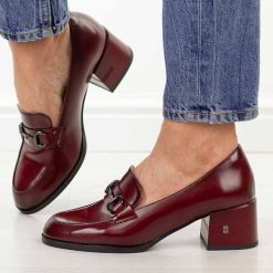 Bordowe skórzane mokasyny damskie na obcasie Vinceza 18116. Czerwone mokasyny damskie VINCEZA, ze skóry, biznesowe. Za 229.00 zł.