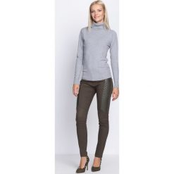 Ciemnozielone Spodnie Beautiful Mind. Spodnie materiałowe damskie marki Born2be. Za 14.99 zł.