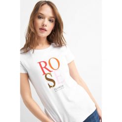 T-shirt z nadrukiem. T-shirty damskie marki Orsay. W wyprzedaży za 30.00 zł.