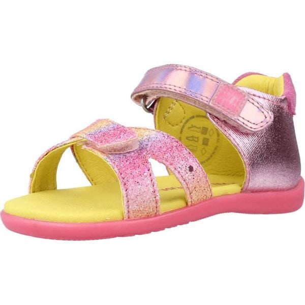 Sandały AGATHA RUIZ DE LA PRADA 212903 Rose. Czerwone sandały damskie Agatha Ruiz de la Prada, bez wzorów, z tkaniny, bez obcasa, bez zapięcia. Za 156.99 zł.