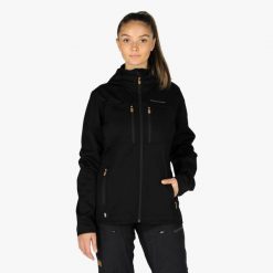 Kurtka softshell hiking damska Swedemount Nordkap Softshell Jacket wodoodporna. Czarne kurtki damskie SWEDEMOUNT, bez wzorów, z softshellu, bez kaptura, trekkingowe. Za 499.99 zł.