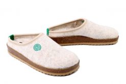 DR. BRINKMANN 320264-81 offwhite, kapcie damskie. Brązowe kapcie damskie Dr. Brinkmann, bez wzorów. Za 155.32 zł.