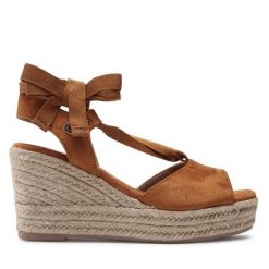 Espadryle Refresh. Brązowe sandały damskie Refresh, bez wzorów, bez obcasa, bez zapięcia. Za 199.99 zł.