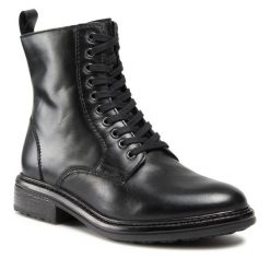 Trzewiki Lasocki. Czarne botki damskie Lasocki, bez obcasa, na płaskiej podeszwie, bez zapięcia. Za 299.99 zł.