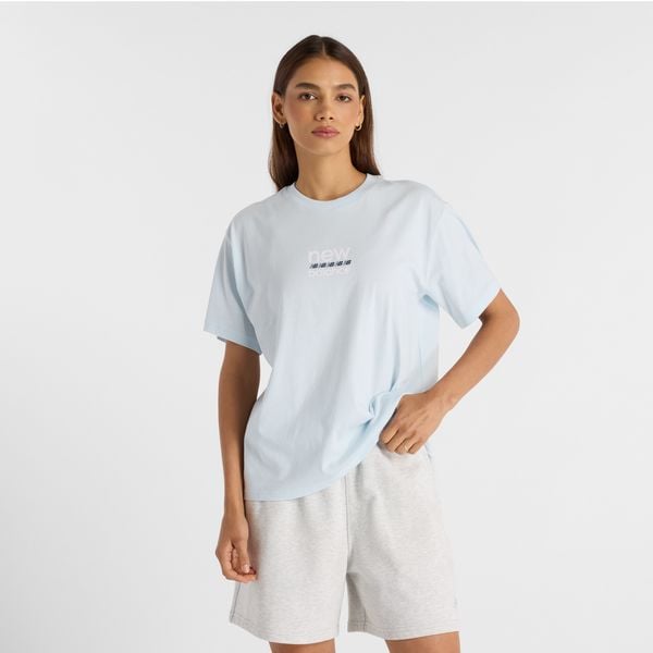 Koszulka damska New Balance WT51541IB – niebieska. Niebieskie t-shirty damskie New Balance, xl, bez wzorów, z bawełny, eleganckie, bez kołnierzyka. Za 79.99 zł.