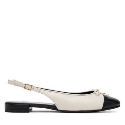 Sandały Tory Burch. Brązowe sandały damskie Tory Burch, bez wzorów, bez obcasa, na płaskiej podeszwie, bez zapięcia. Za 1,199.00 zł.