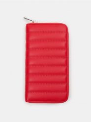 Duży pikowany portfel - czerwony. Czerwone portfele damskie Sinsay, bez wzorów. Za 29.99 zł.