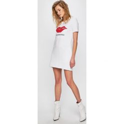 Silvian Heach - Sukienka. Białe sukienki damskie Silvian Heach, l, bez wzorów, z bawełny, casualowe, bez kołnierzyka, bez ramiączek. W wyprzedaży za 229.90 zł.