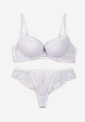 Biały Koronkowy Komplet Bielizny Biustonosz Usztywniony Push Up i Stringi Jasminesa. Białe stringi damskie Renee, z aplikacjami, z koronki. Za 44.99 zł.
