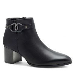 Botki Lasocki. Czarne botki damskie Lasocki, bez obcasa, na słupku, bez zapięcia. Za 167.99 zł.