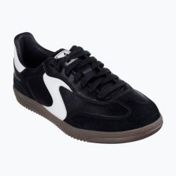 Buty damskie SKECHERS Hotshot Kickoff. Białe obuwie sportowe damskie Skechers, bez wzorów, trekkingowe, Skechers Sport. Za 209.99 zł.