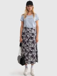 Spódnica damska midi z modalu z motywem kwiatowym czarna Kareni 906. Czarne spódnice damskie Big Star, l, bez wzorów, z materiału, eleganckie, midi, proste. W wyprzedaży za 129.99 zł.