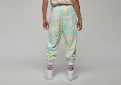 Spodnie męskie nike air jordan sport dna fleece pants doll. Zielone spodnie sportowe męskie Nike, na lato, m, bez wzorów, z bawełny, do biegania. Za 477.00 zł.